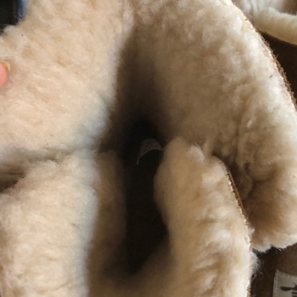 SIZE 6 WOMAN WILLOWBEE FURRY BOOTS! - Picture 4 of 4